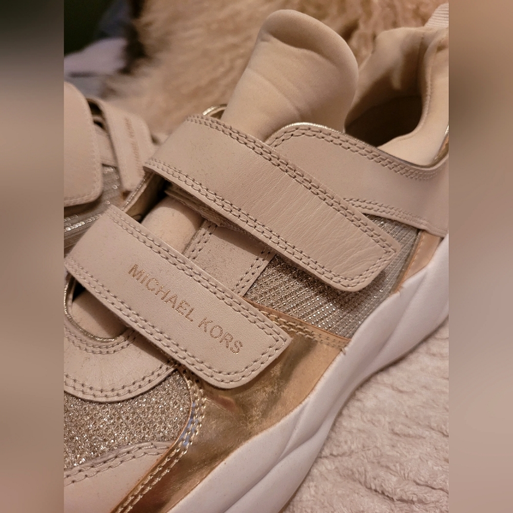 Pristine Cream Rose Gold Michael Kors Runners with Metallic Accents